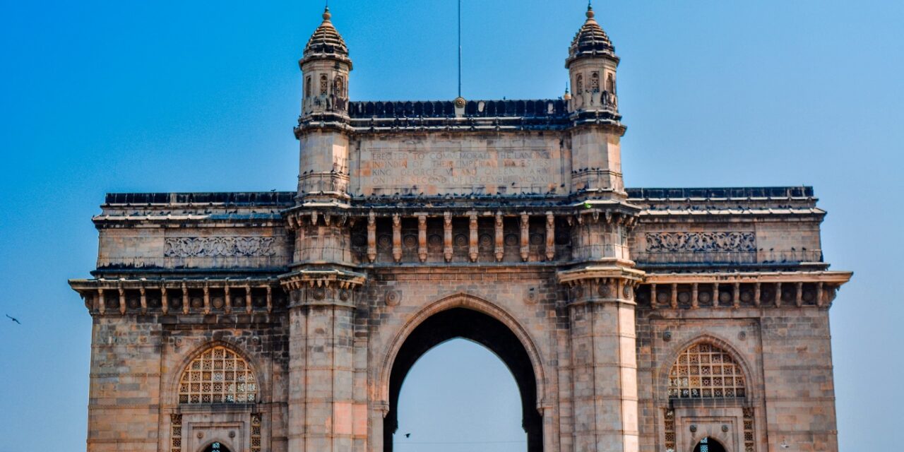 Exploring the Magnificent Architecture of the Gateway of India