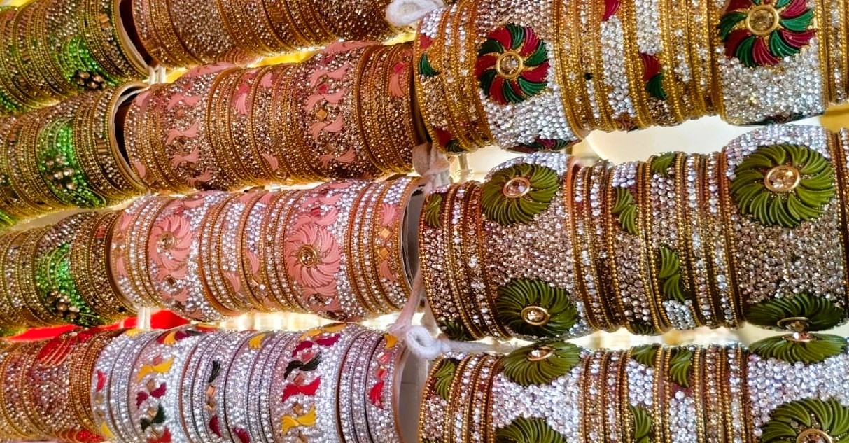 Lac Bangles – Colors of Culture