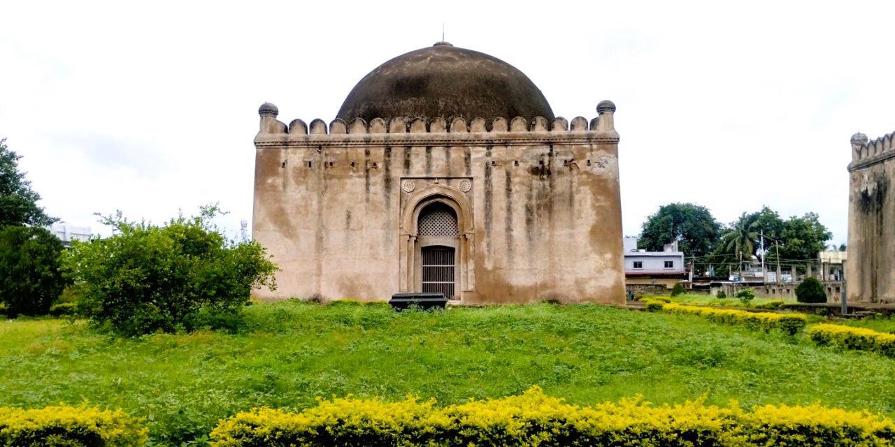 Haft Gumbaz: The Seven Tombs of Bahmani Dynasty